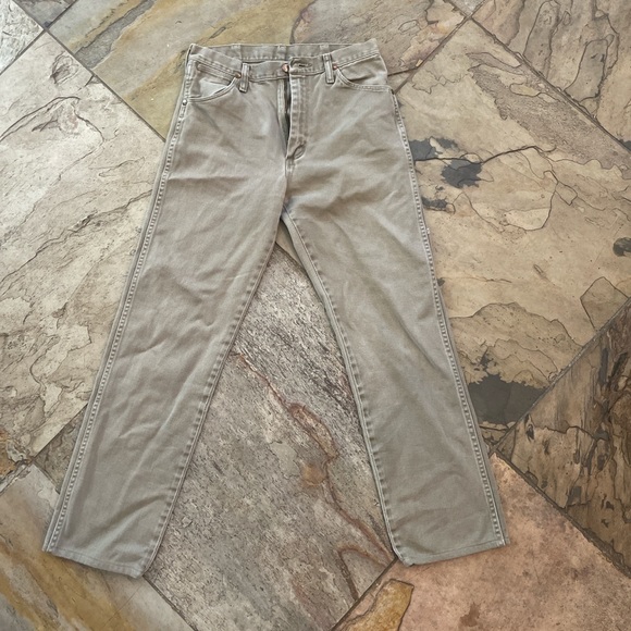 Wrangler High Rise Jeans - Picture 2 of 2